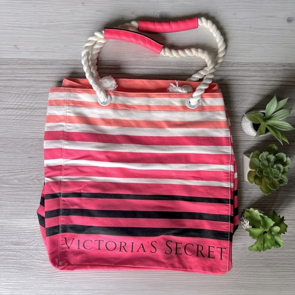 VICTORIA’S SECRET striped beach tote - Picture 1 of 16